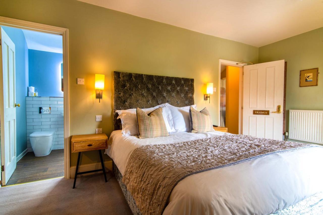 Crown & Punchbowl Hotel Milton  Bagian luar foto